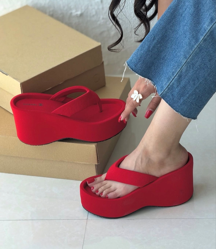 صندل زنانه لژدار انگشتی مدل کلوین کلینck رنگ قرمز